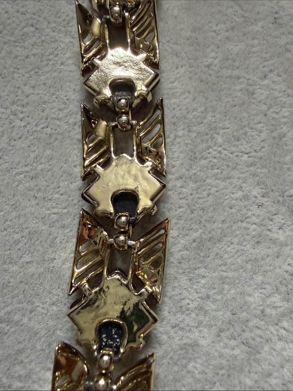Vintage Coro Gold-Tone Bracelet with Confetti Lucite Accents - Picture 5 of 11